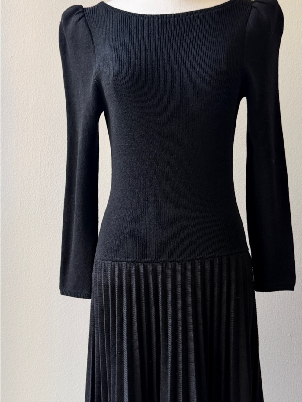 Vintage St John Elegant Black Pleated Maxi Dress - Picture 6 of 14